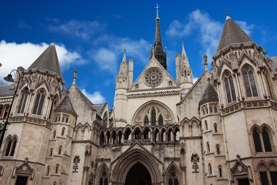 בית המשפט העליון Royal Courts of Justice בית המשפט העליון Royal Courts of Justice